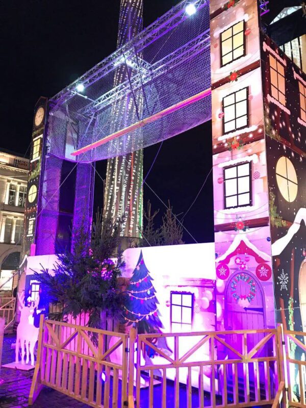 double tour d'escalade en décor de Noël