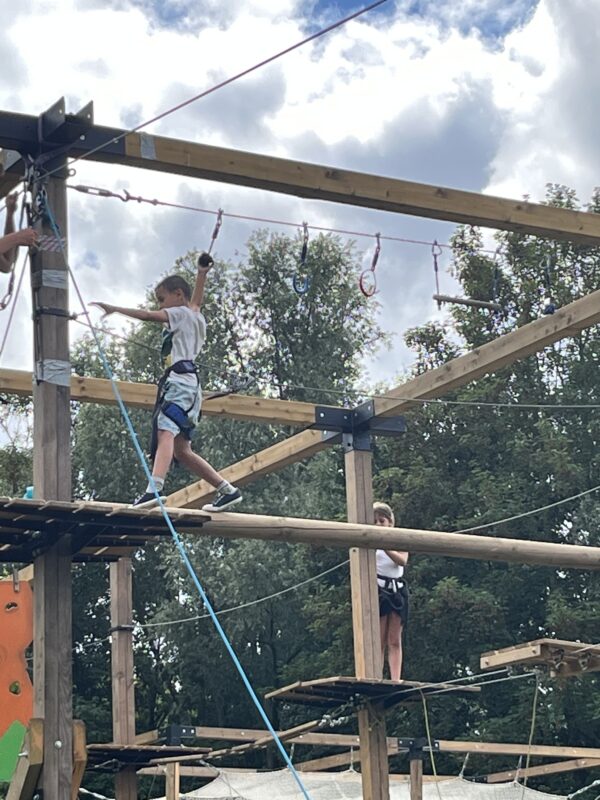 parcours XXL de grimpe pour enfant