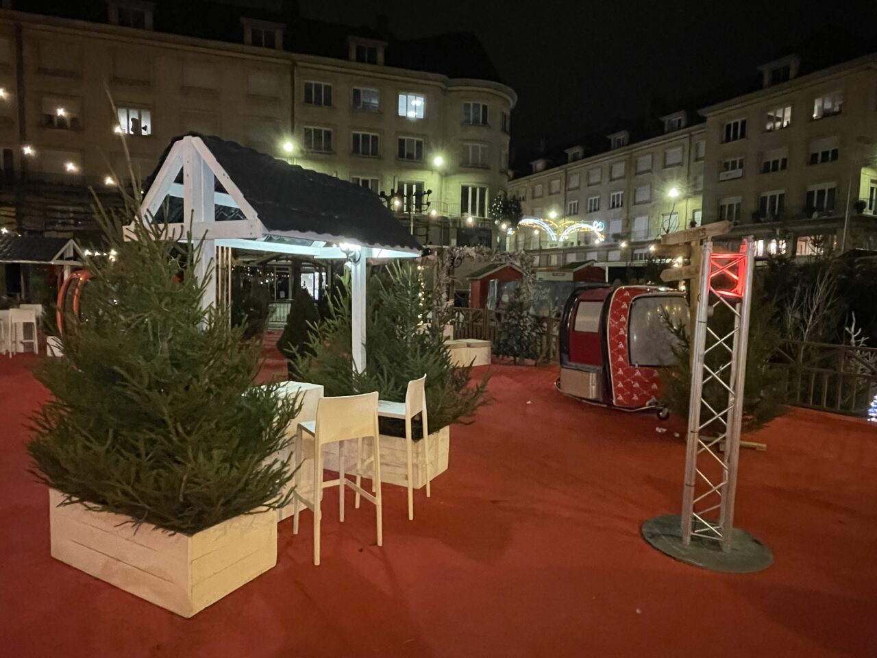 décor de thème montagne pour un marché de Noël