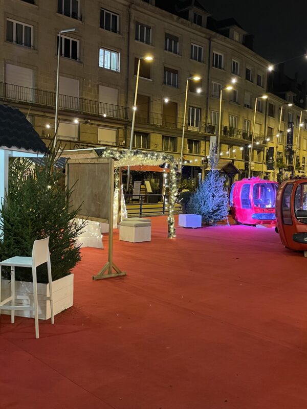 décor de thème montagne pour un marché de Noël
