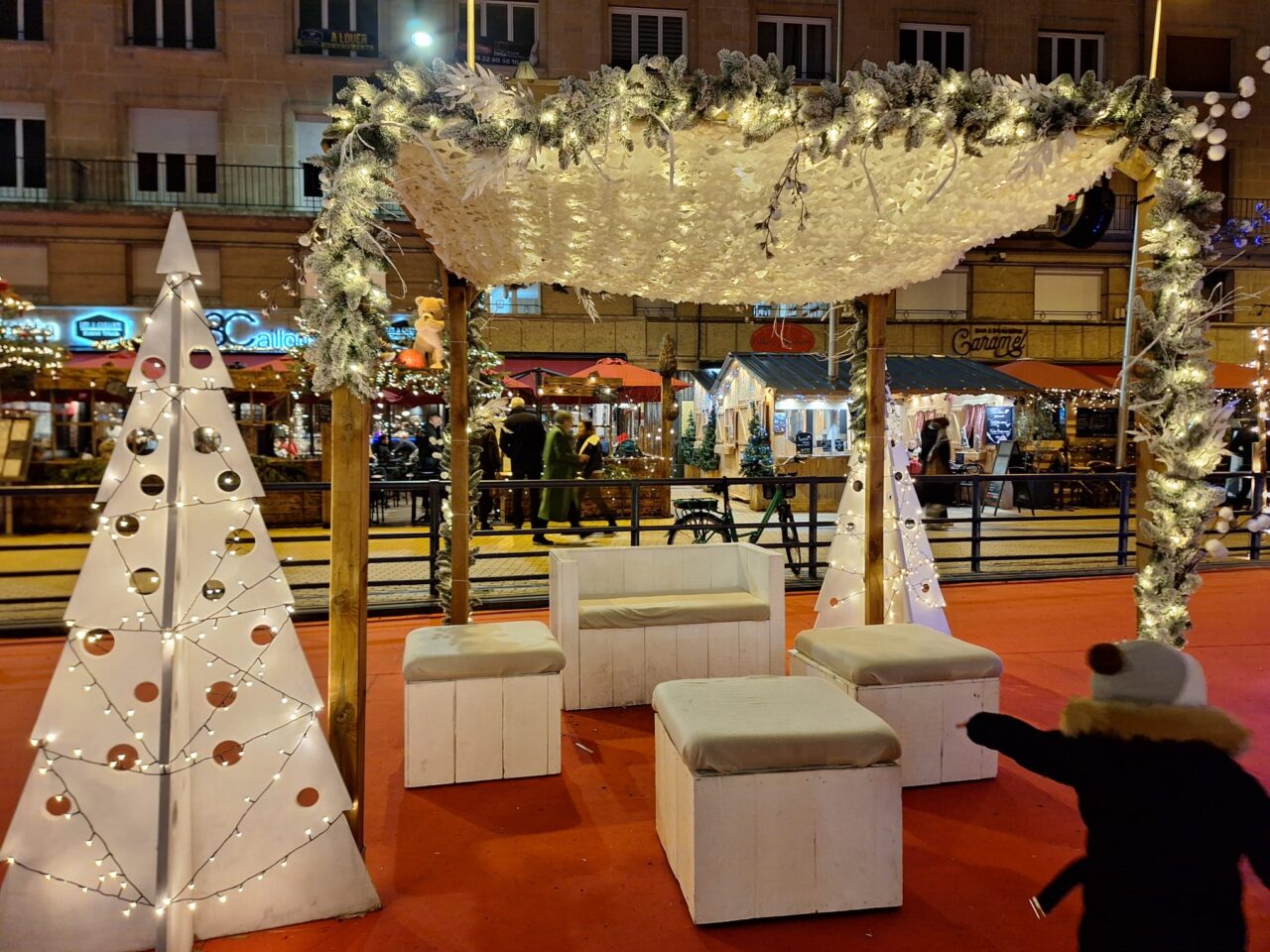 décor de thème montagne pour un marché de Noël