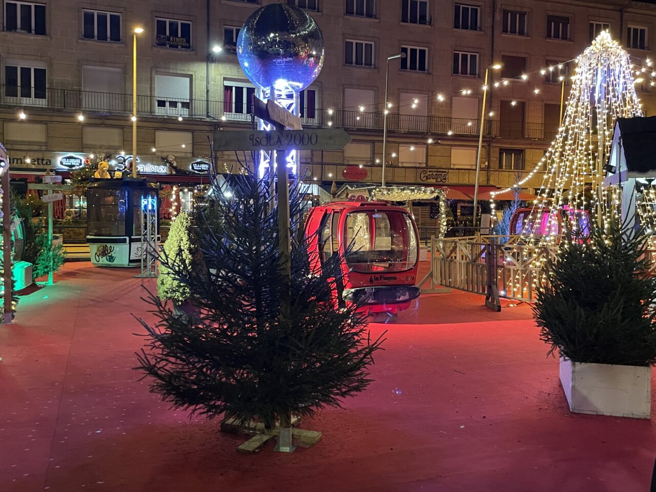 décor de thème montagne pour un marché de Noël