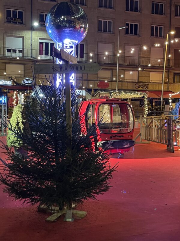 décor de thème montagne pour un marché de Noël