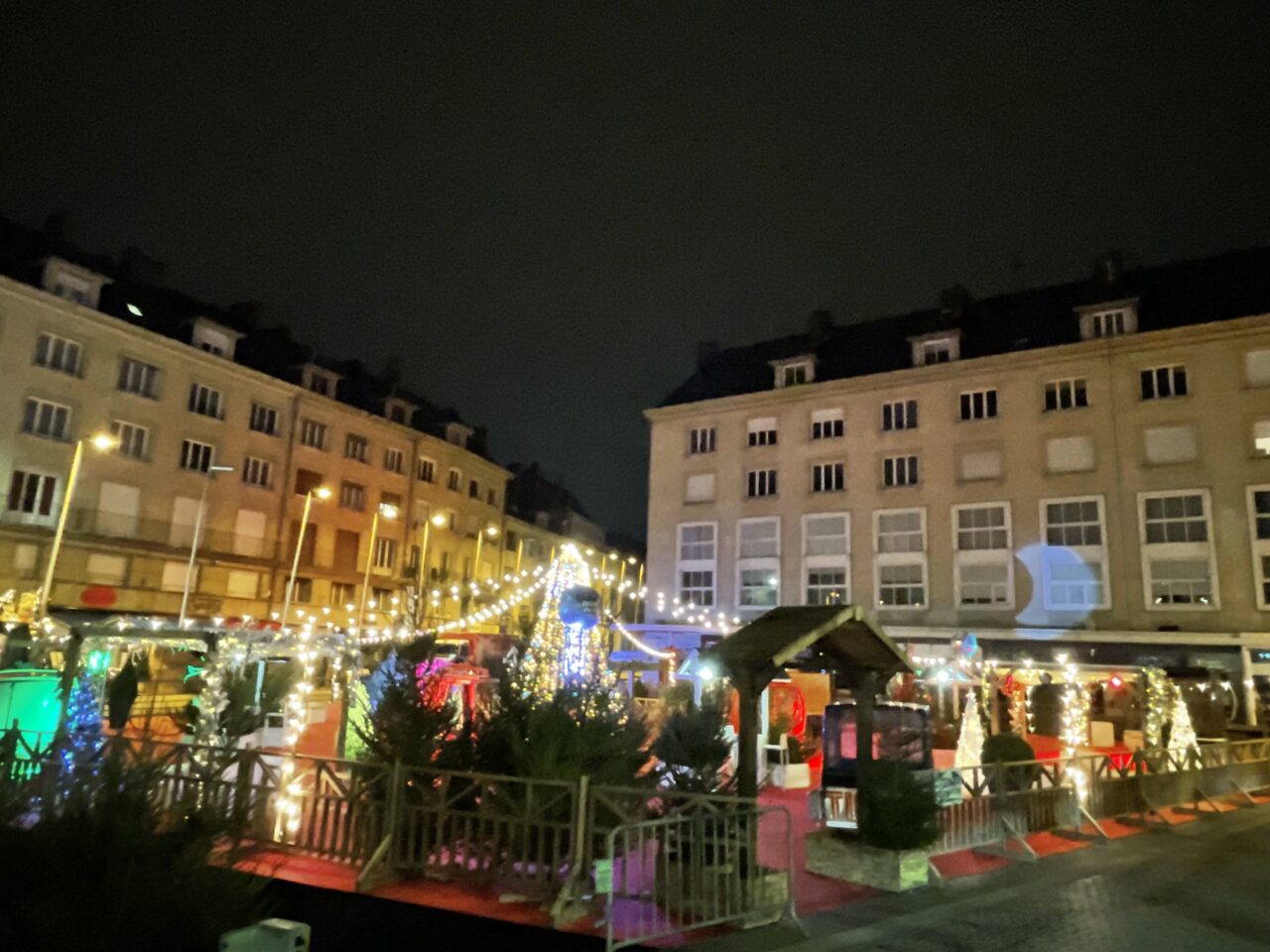 décor de thème montagne pour un marché de Noël