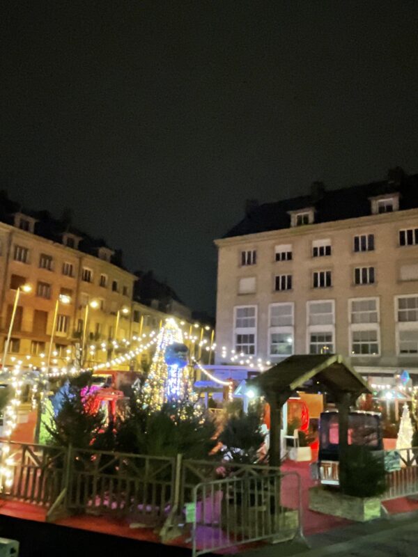 décor de thème montagne pour un marché de Noël