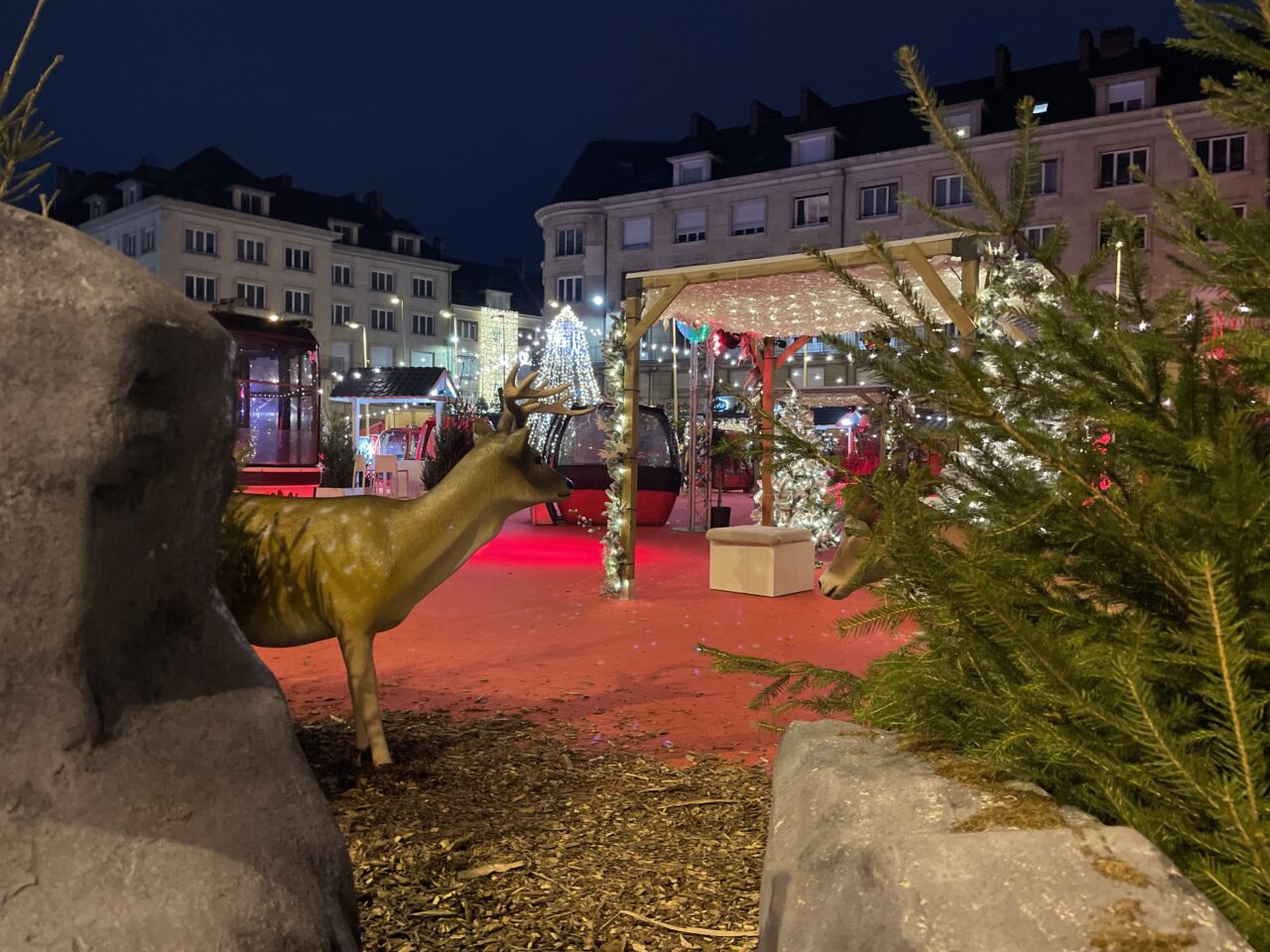 décor de thème montagne pour un marché de Noël