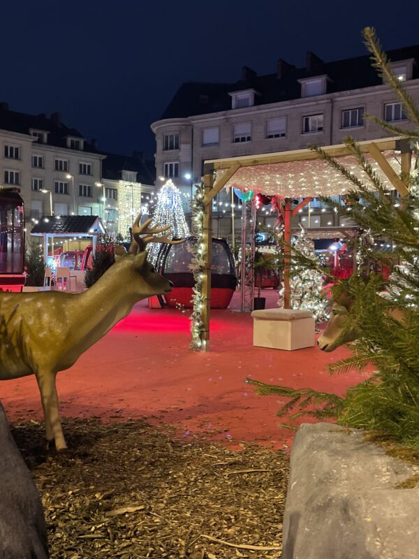 décor de thème montagne pour un marché de Noël