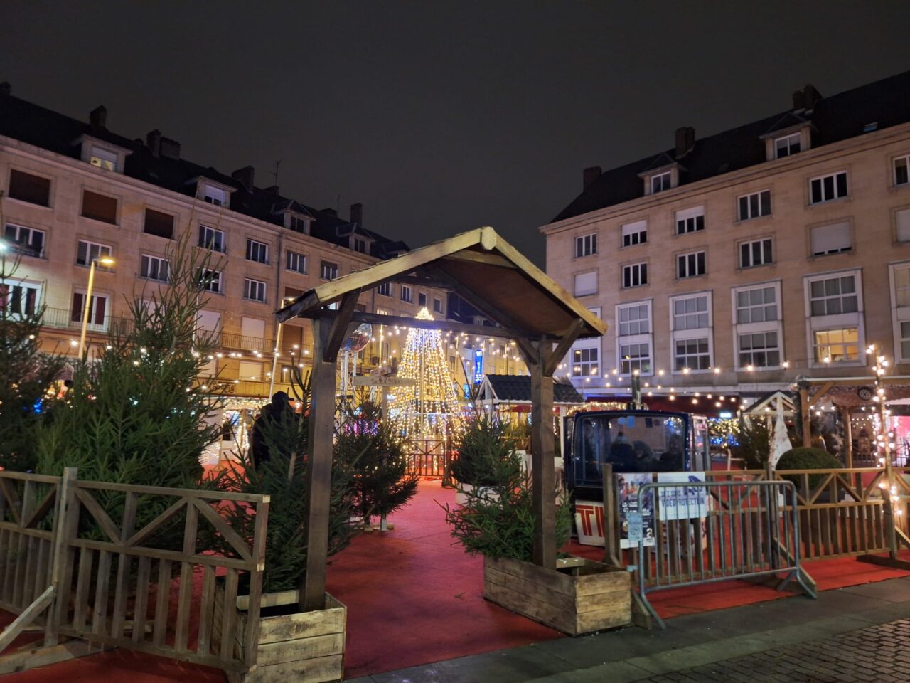 décor de thème montagne pour un marché de Noël