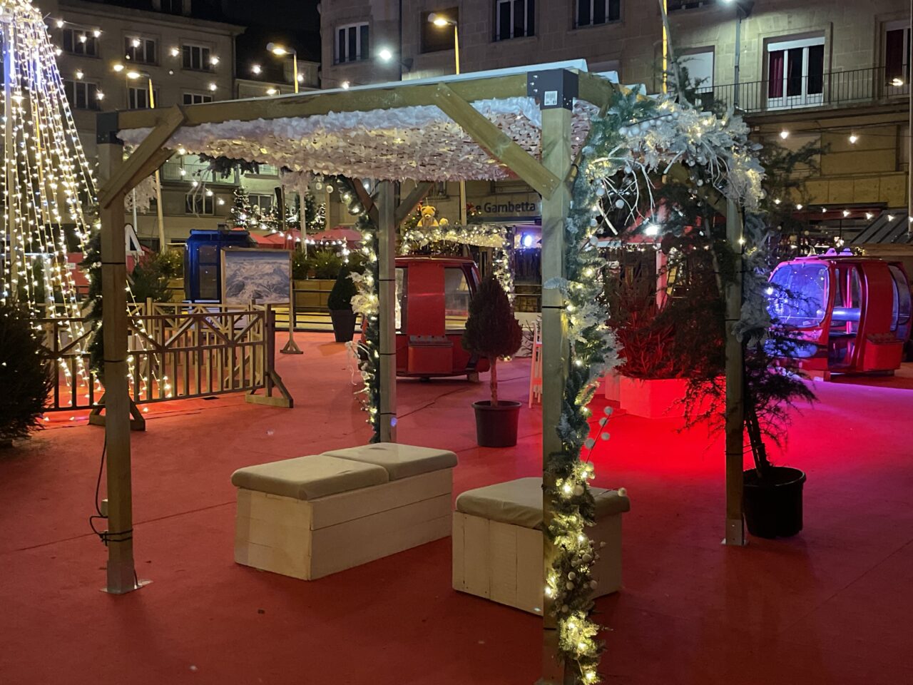 décor de thème montagne pour un marché de Noël