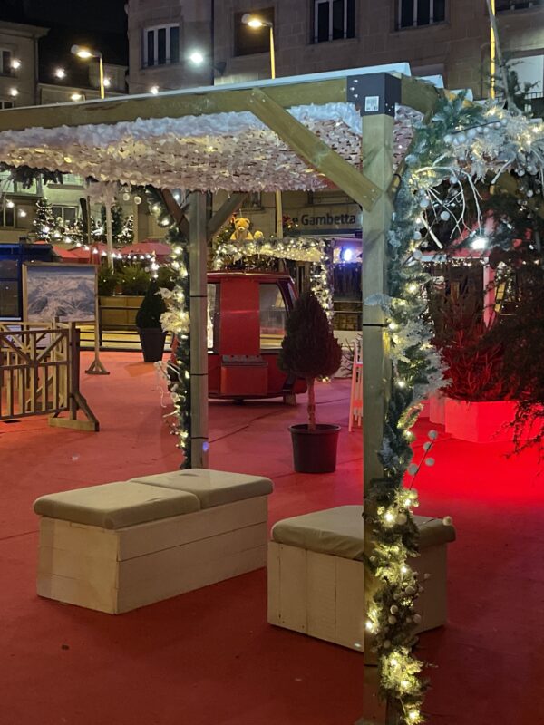 décor de thème montagne pour un marché de Noël