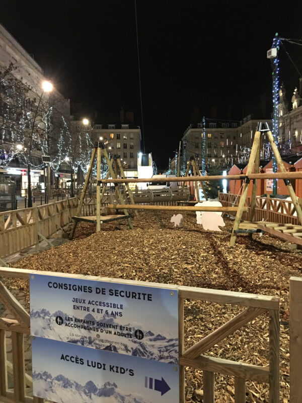 décoration avec paillage en bois