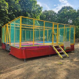 trampoline sur remorque vu de l'extérieur