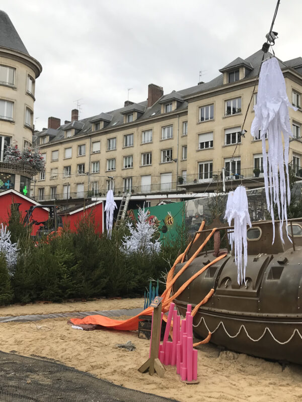 décor de 20000 lieux sous les mers en centre ville