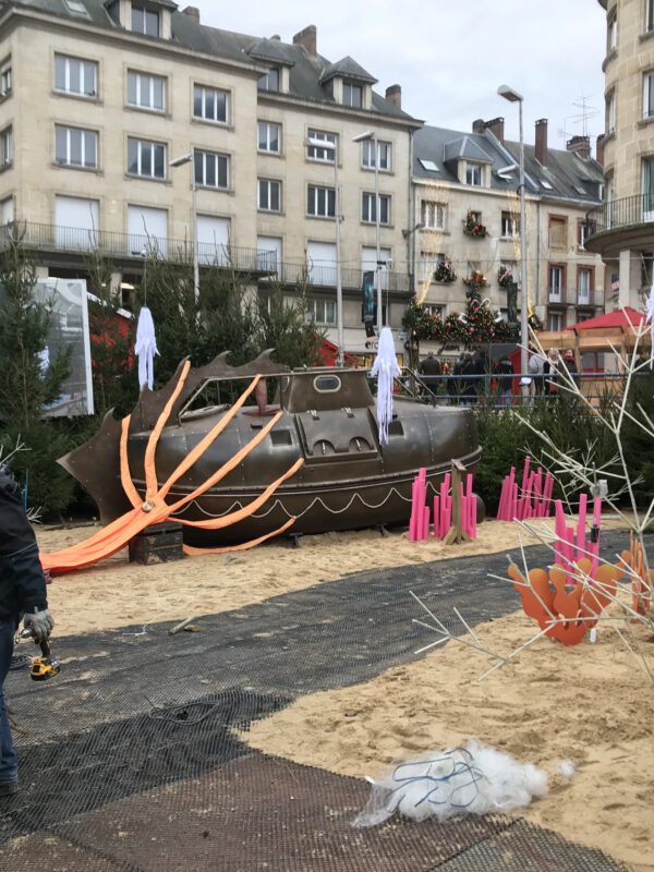 décor de 20000 lieux sous les mers en centre ville