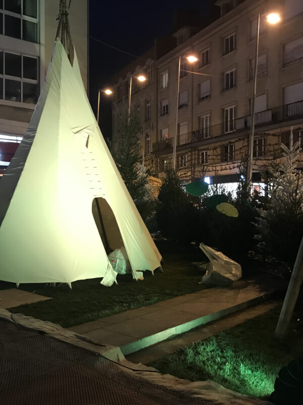 décor avec tipi