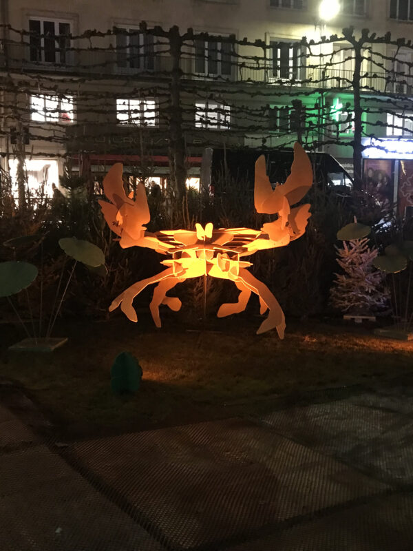 décor illuminé avec crabe impressionnant