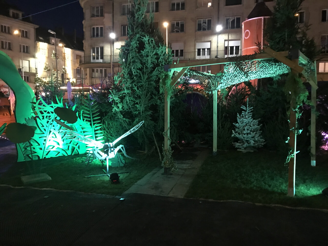décor illuminé sur le thème de l'ile mystérieuse