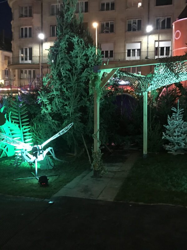 décor illuminé sur le thème de l'ile mystérieuse