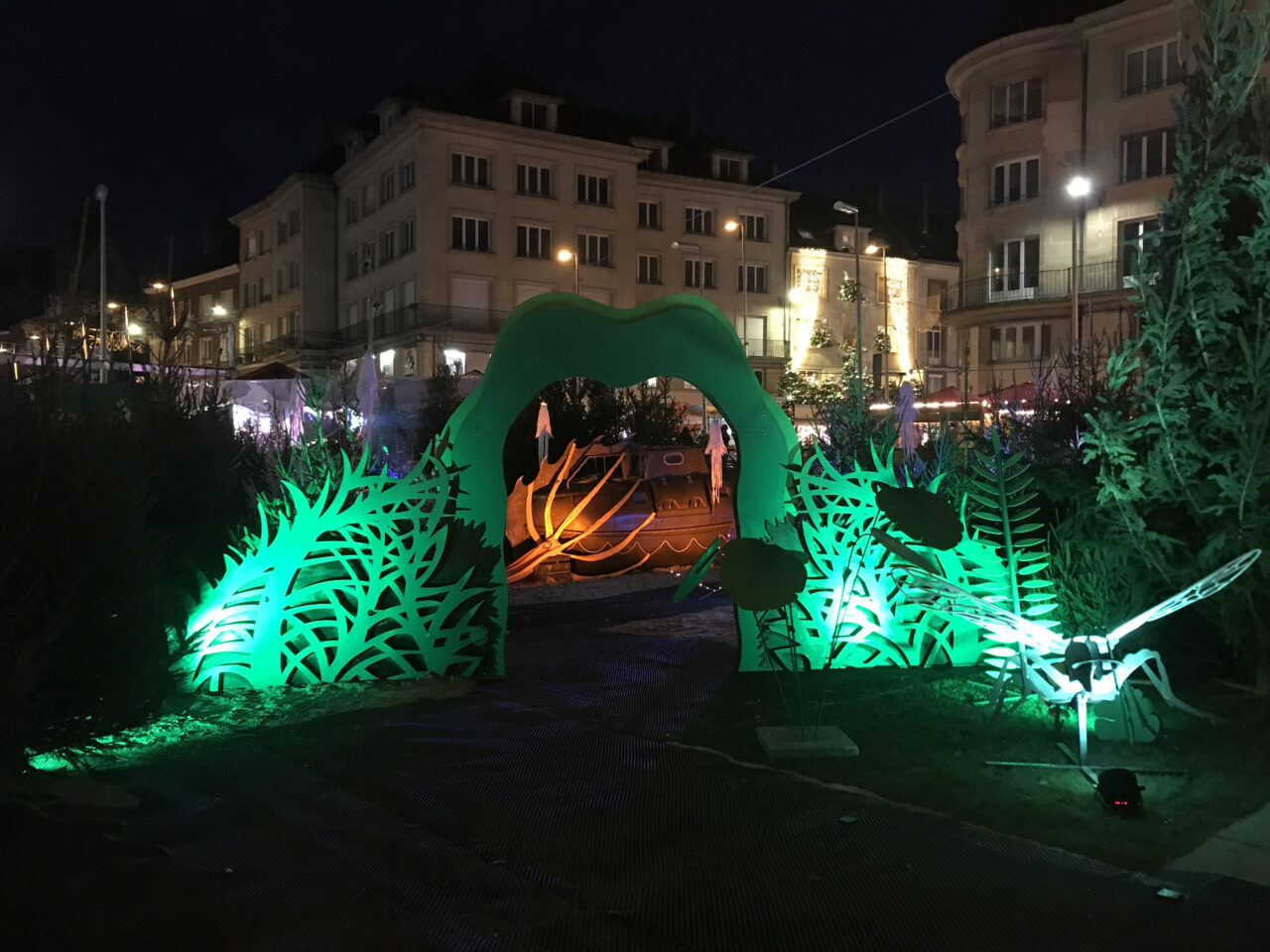 décor illuminé sur le thème de l'ile mystérieuse