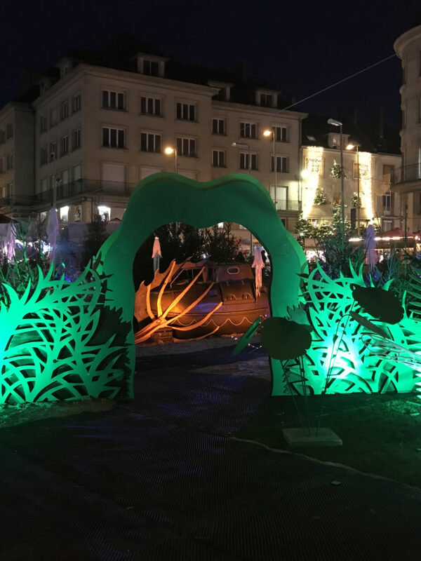 décor illuminé sur le thème de l'ile mystérieuse