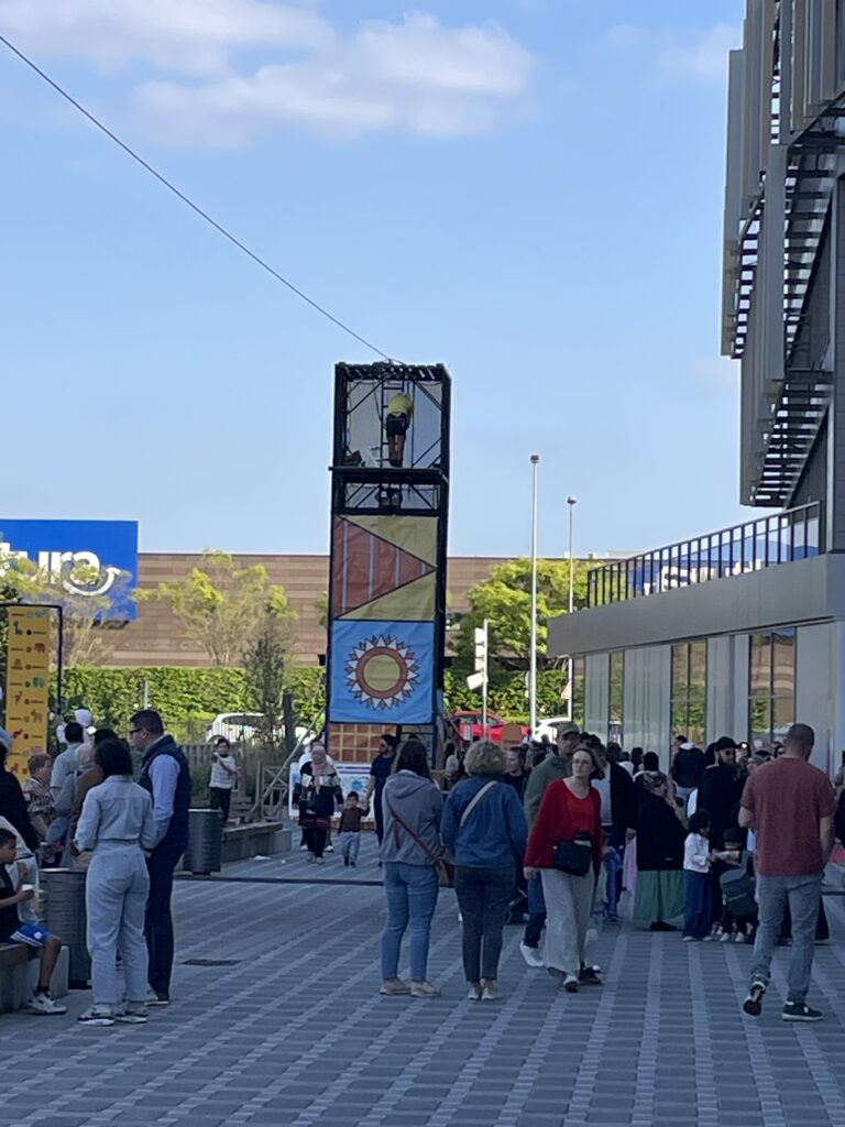 tour ludique et tyrolienne à l'inauguration du village Kiabi