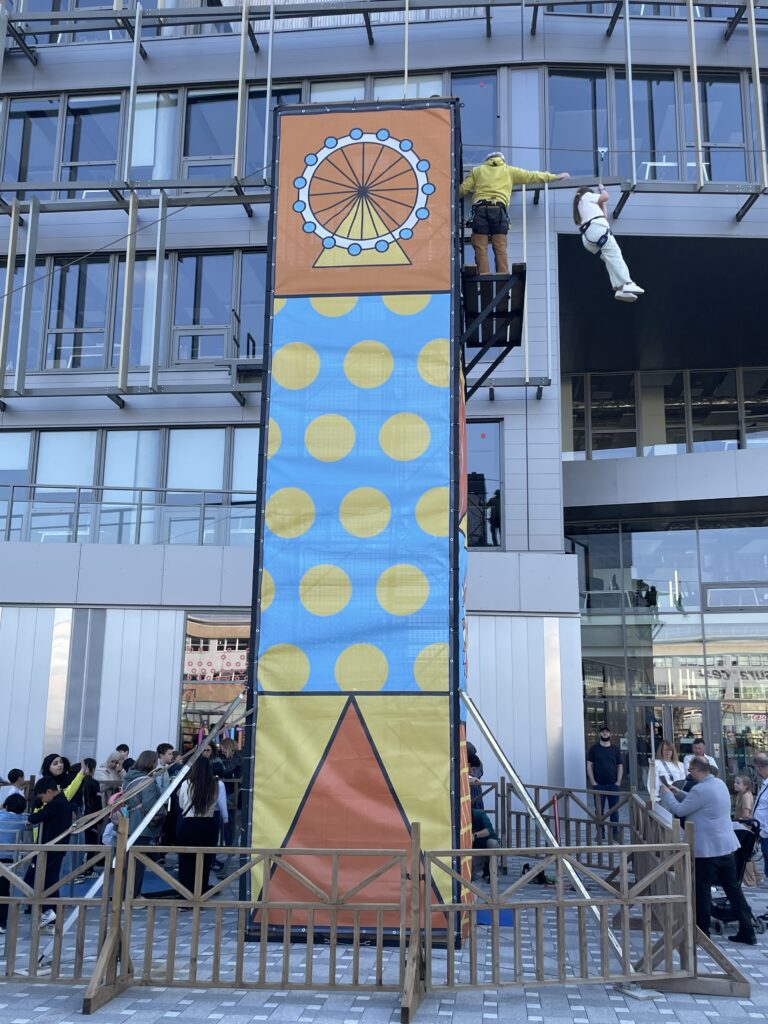 tour ludique à l'inauguration du village Kiabi