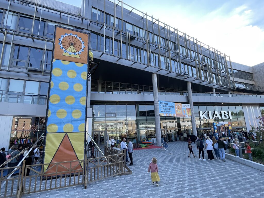 tour ludique à l'inauguration du village Kiabi