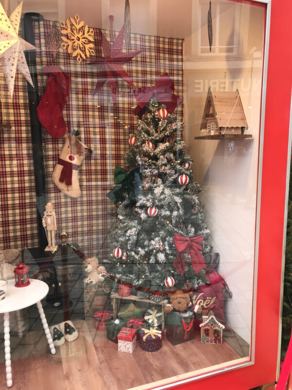 vitrine animée le salon du père Noël