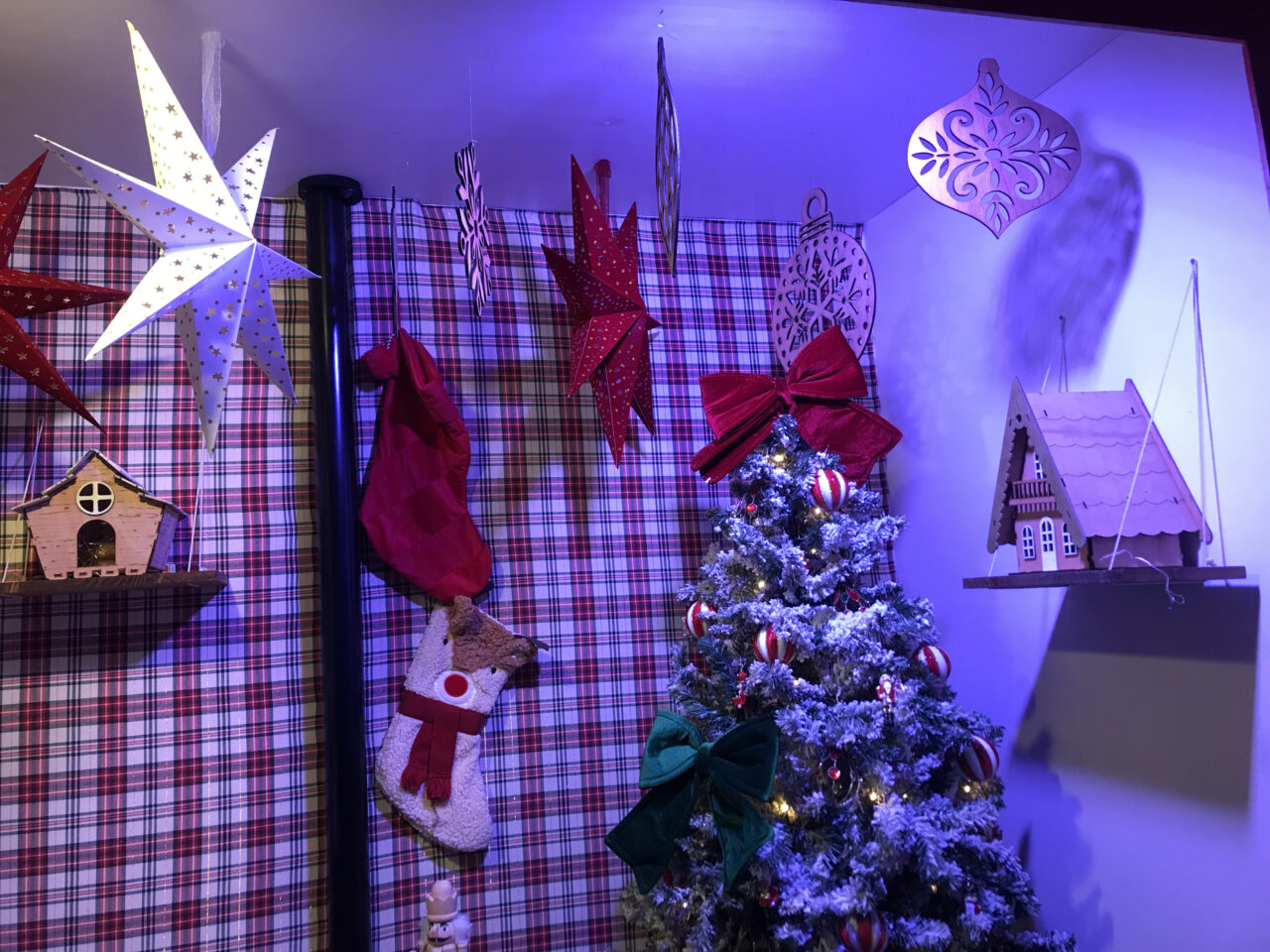vitrine animée le salon du père Noël